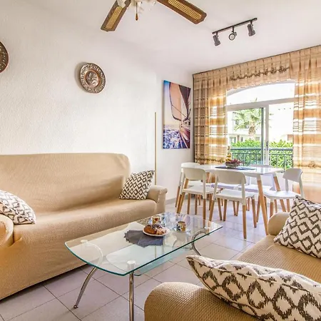 Apartment 2 Bedroom Beautiful In *