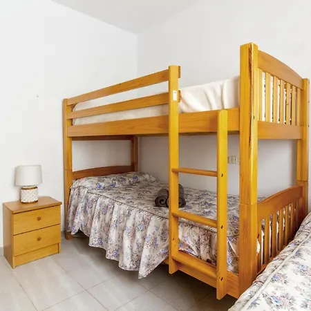 Apartment 2 Bedroom Beautiful In